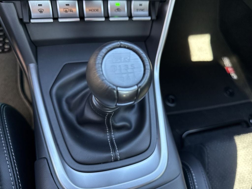 2026 Toyota GR86 Premium MT