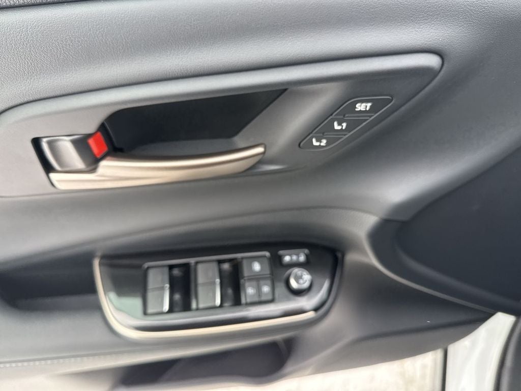 2025 Toyota Toyota Crown Signia Limited