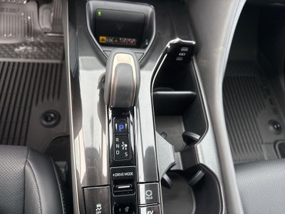 2025 Toyota Toyota Crown Signia Limited